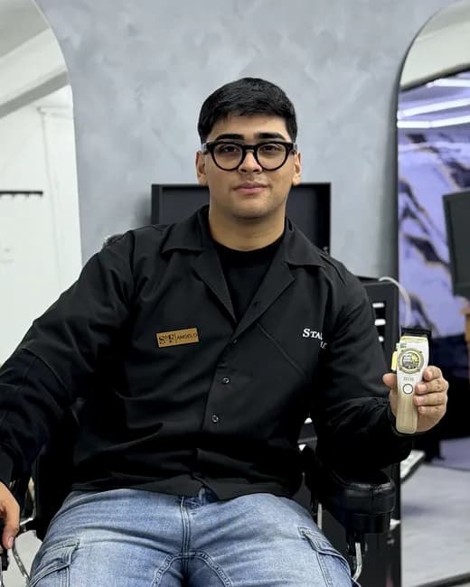 Angelo, barbero